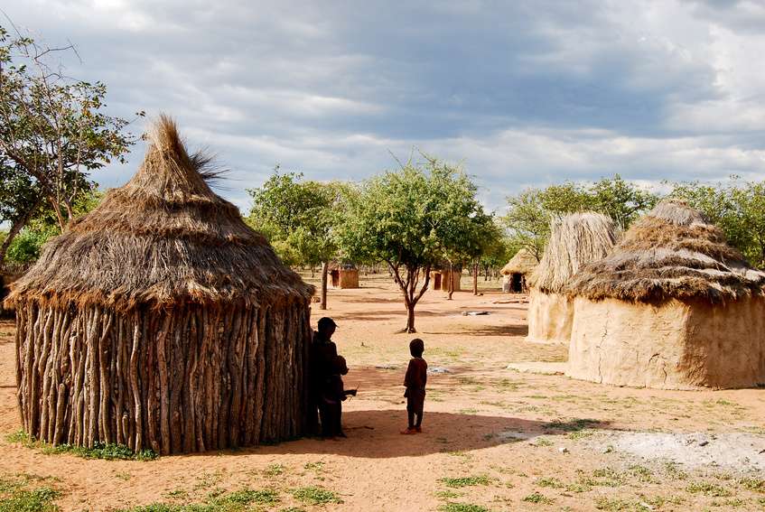 будинки в африканському селі пазл онлайн
