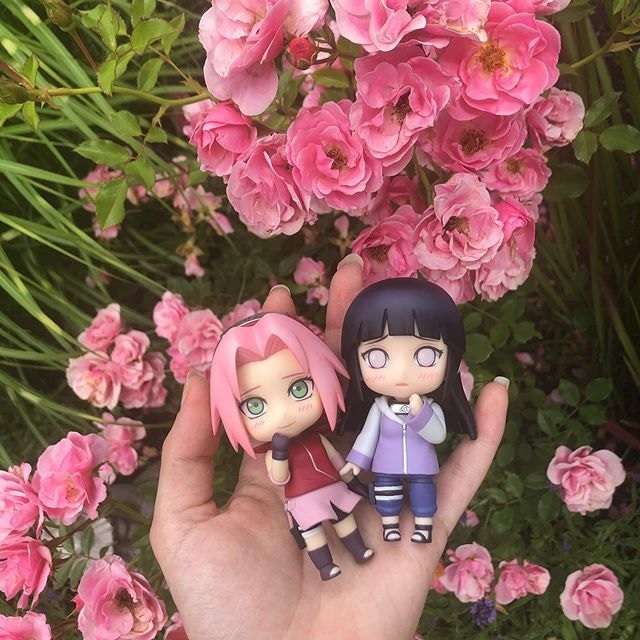 Sakura en Hinata prachtige rozen legpuzzel online