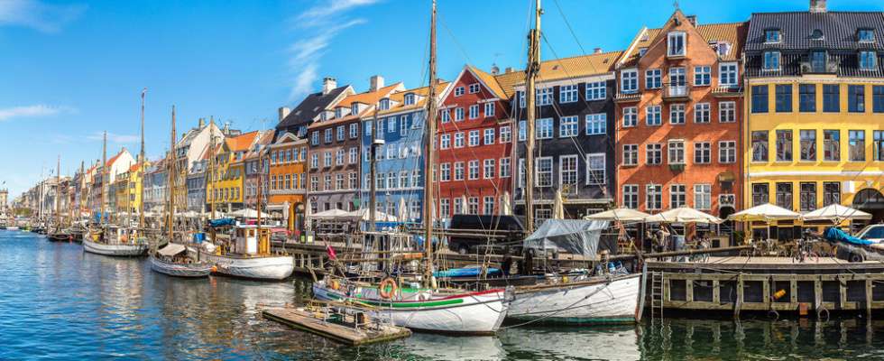 Dinamarca Casas coloridas no cais puzzle online