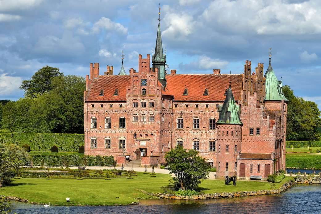 Egeskov-kasteel in Denemarken online puzzel