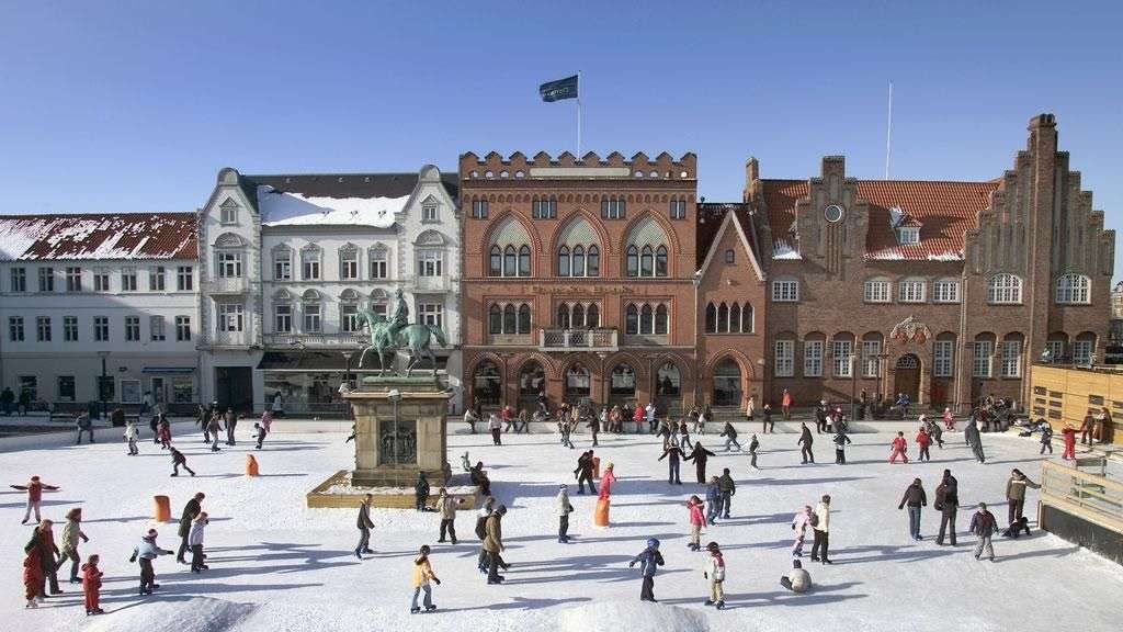 Esbjerg Stadt in Dänemark im Winter Online-Puzzle
