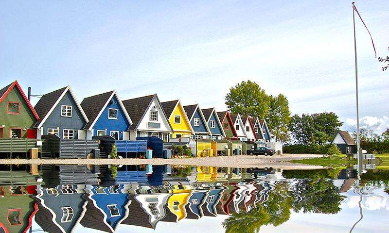 Odense stad in Denemarken Kleurrijke huizen online puzzel