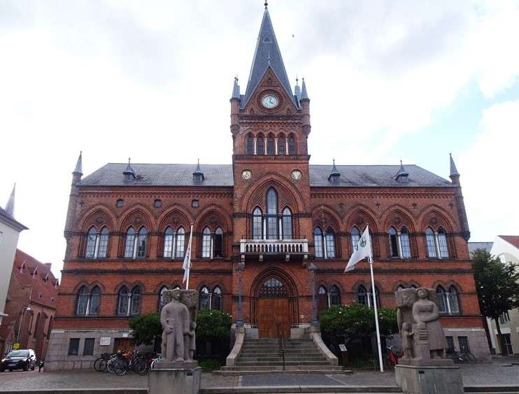 Vejle Town Hall in Denmark jigsaw puzzle online