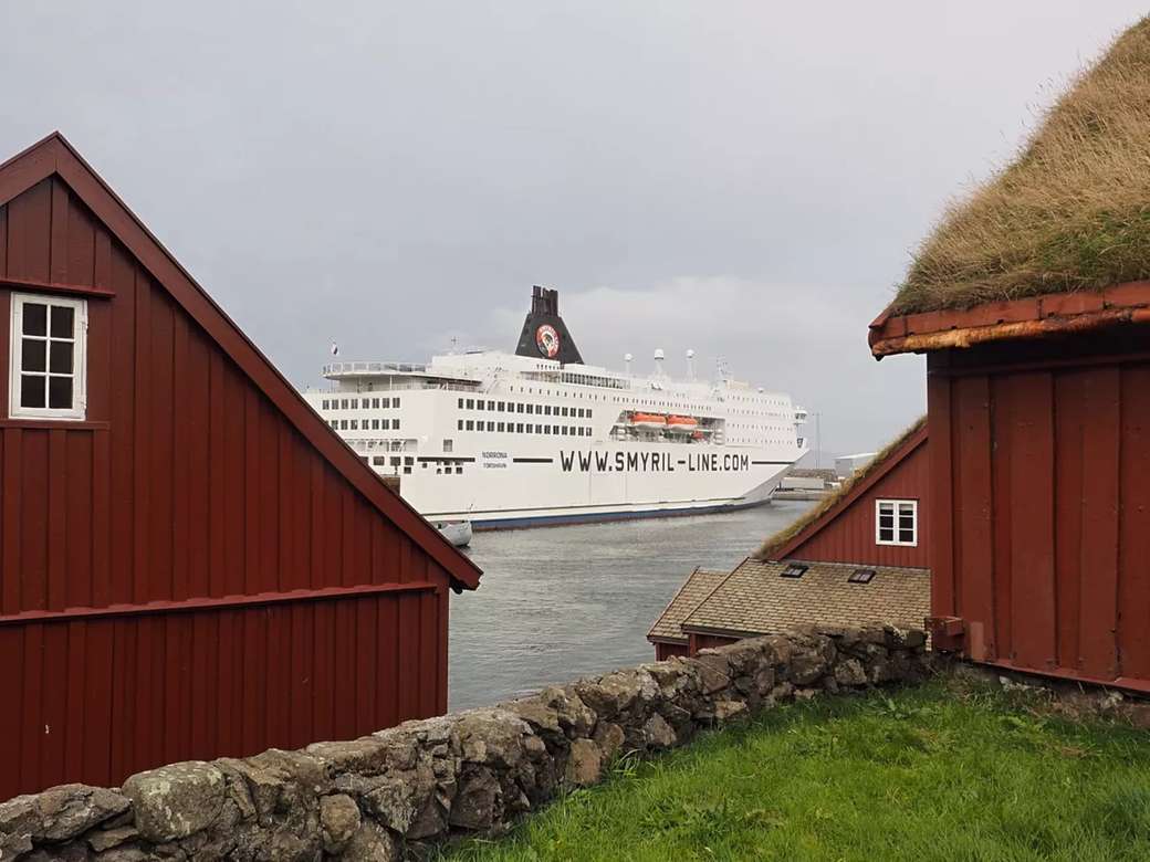 Smyril Line komp Feröer szigetek mellett kirakós online