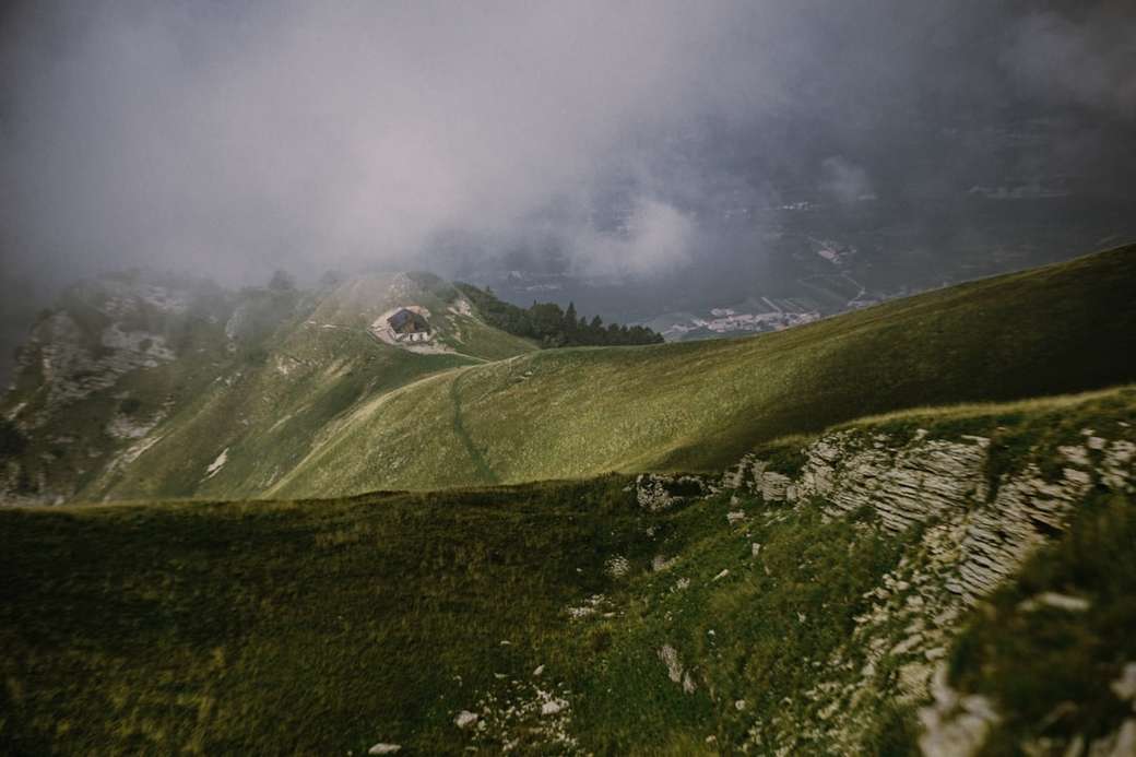 въздушна фотография на планина онлайн пъзел