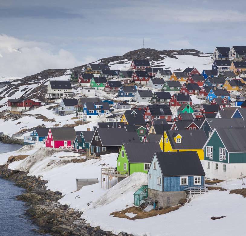 Цветни къщи в Гренландия онлайн пъзел