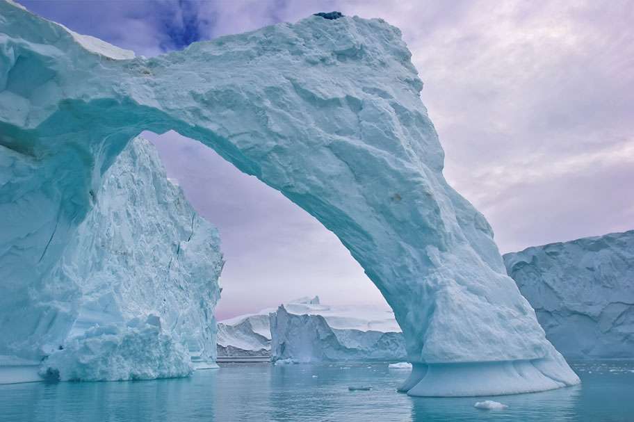 Formaciones de hielo frente a Groenlandia rompecabezas en línea