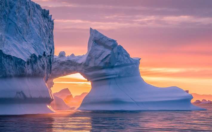 Jégképződmények Grönland mellett online puzzle