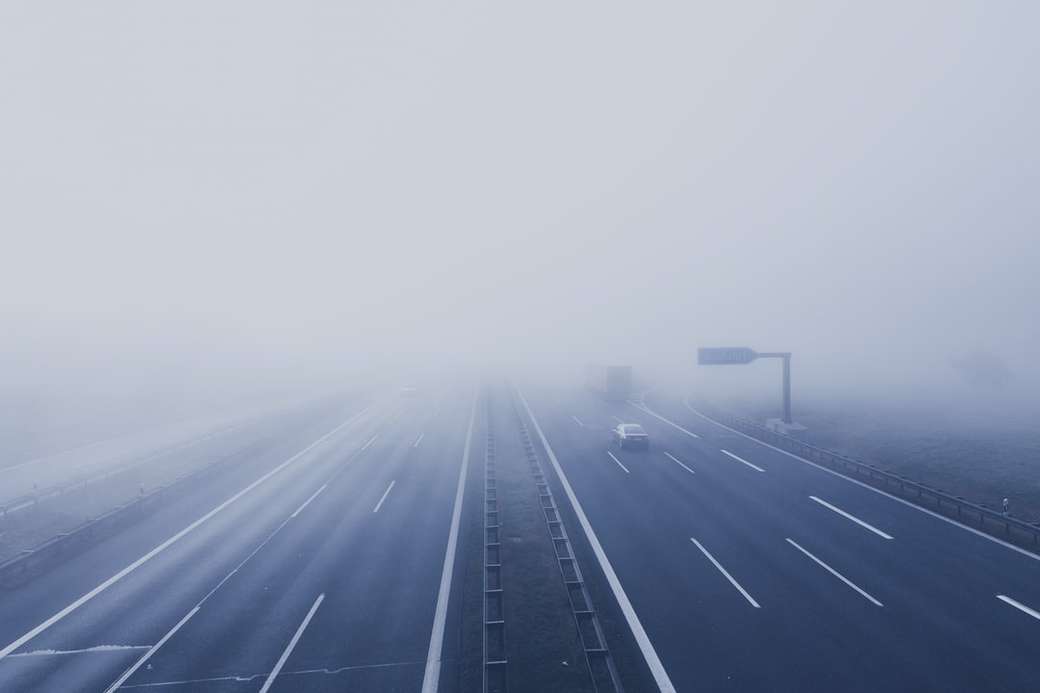 Ködös autópálya a Bindlacher Bergnél online puzzle