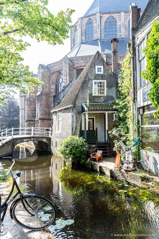 Město Delft v Nizozemsku online puzzle