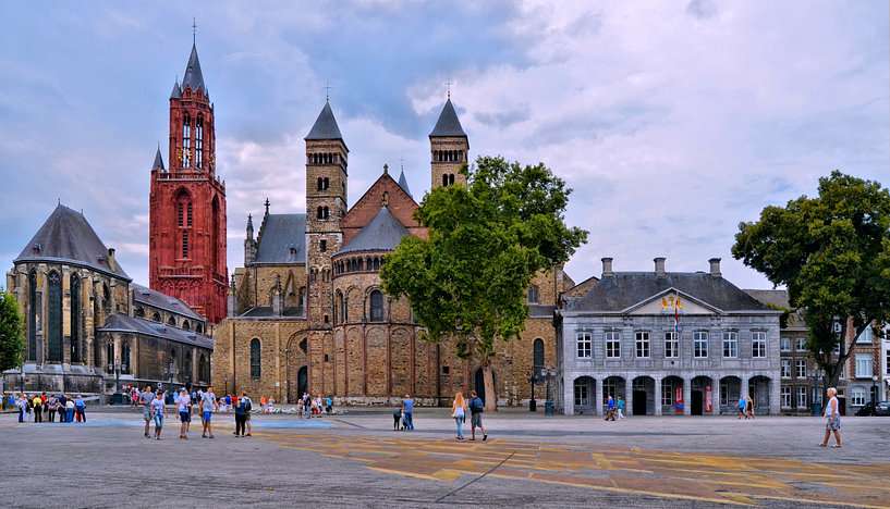 Maastricht stad i Nederländerna Pussel online