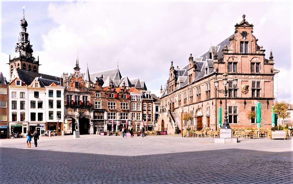 Orașul Nijmegen din Olanda jigsaw puzzle online