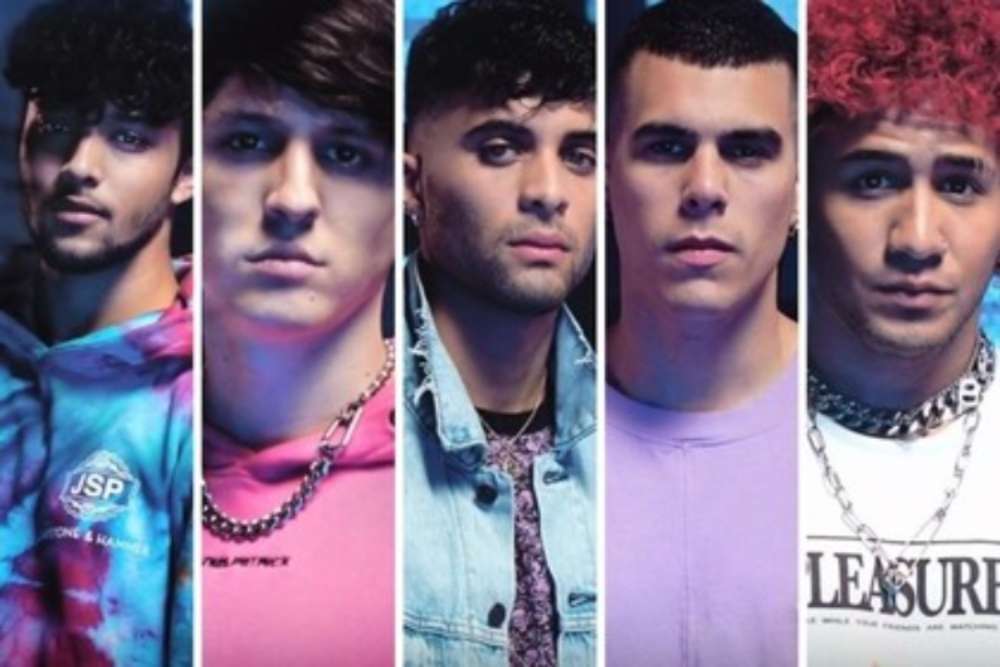 cnco-kiss jigsaw puzzle online