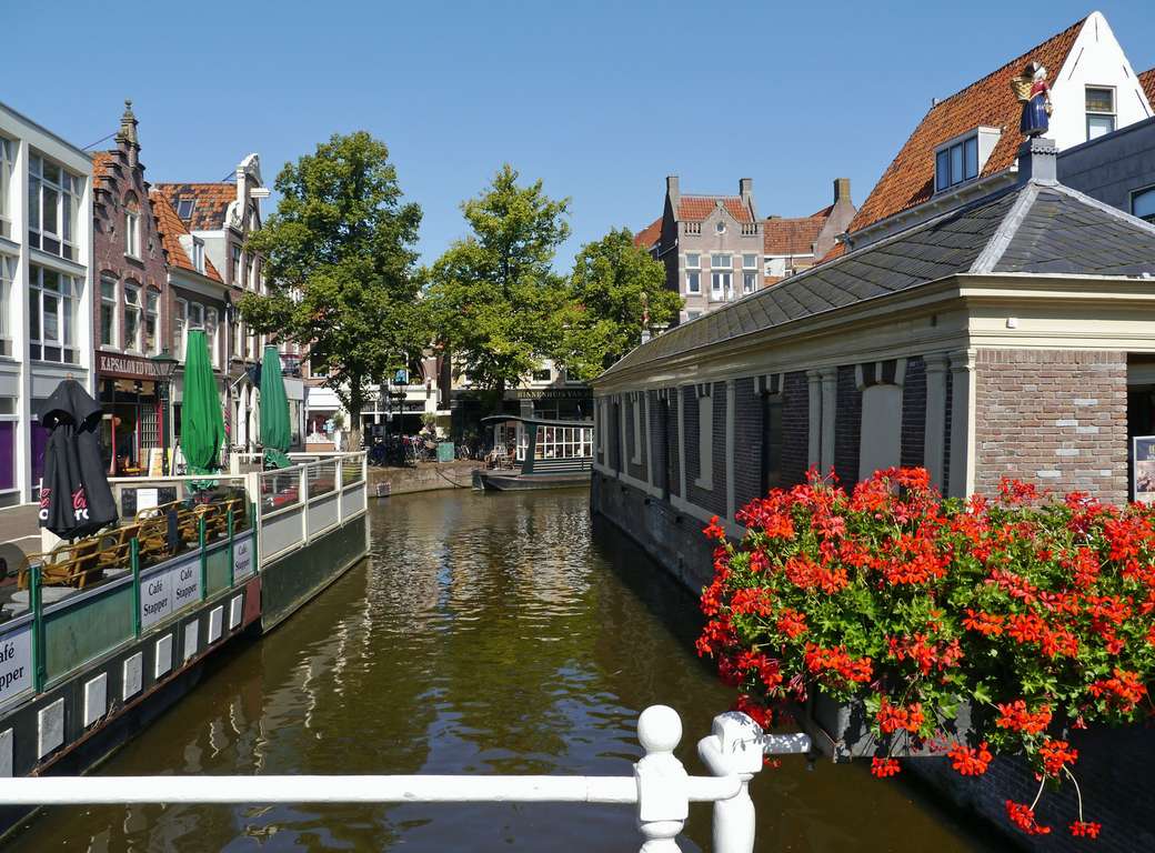 Město Alkmaar v Nizozemsku online puzzle