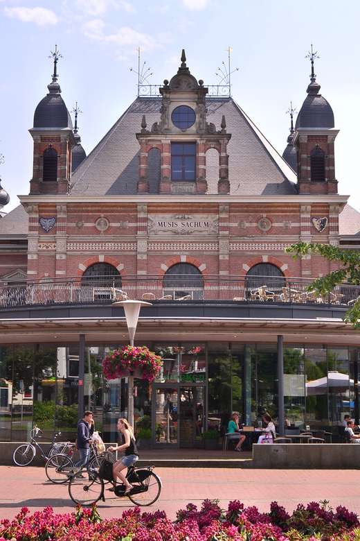 Град Арнхем в Холандия онлайн пъзел