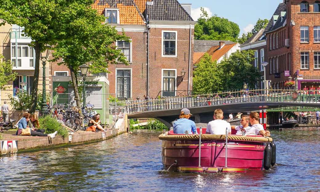 Město Leiden v Nizozemsku online puzzle
