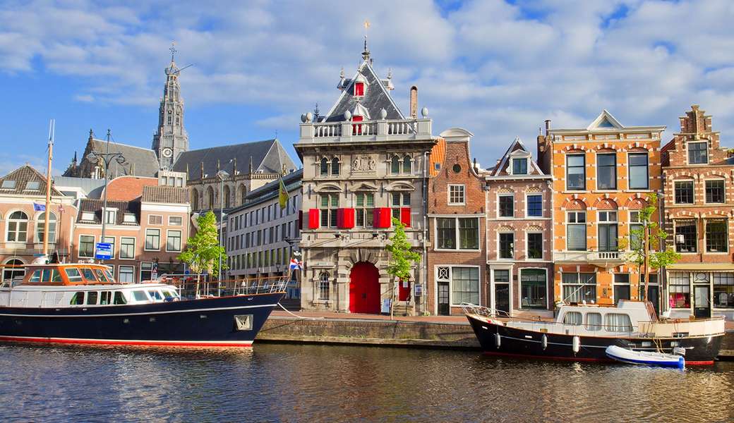 Град Харлем в Холандия онлайн пъзел