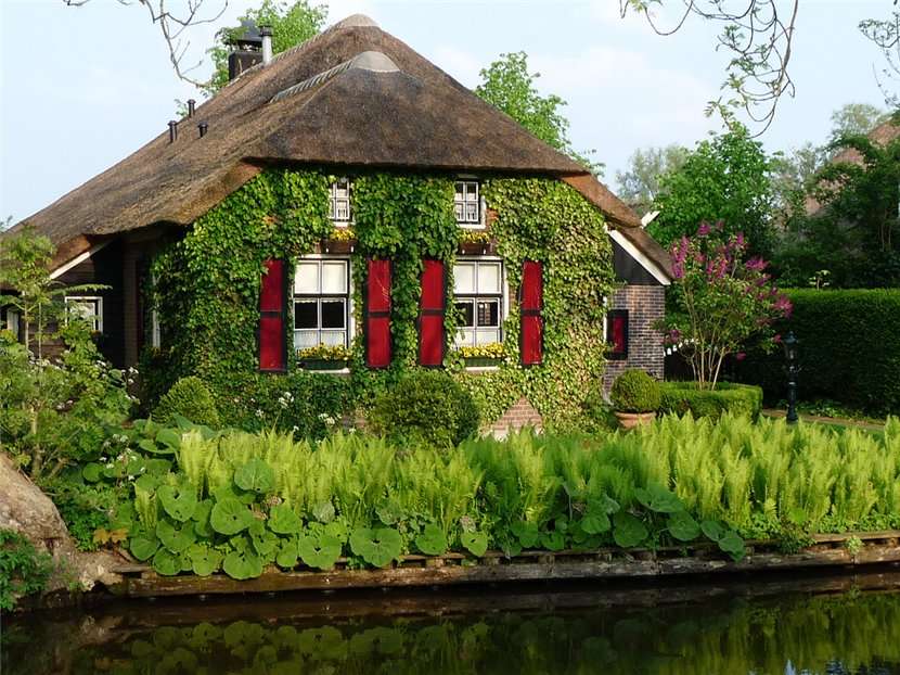 Giethoorn the Venice of the Netherlands jigsaw puzzle online
