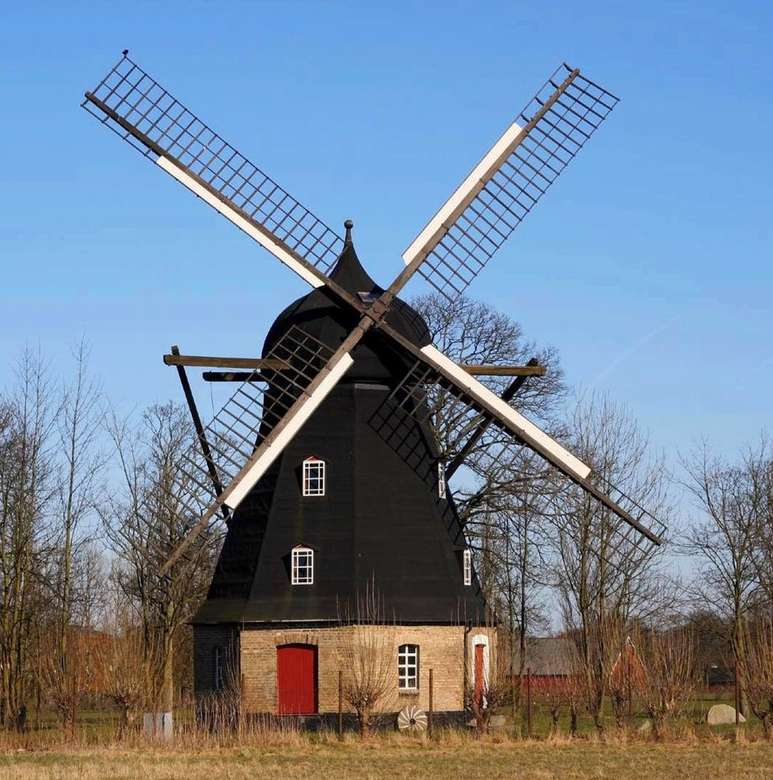 Ветряная мельница в Нидерландах онлайн-пазл
