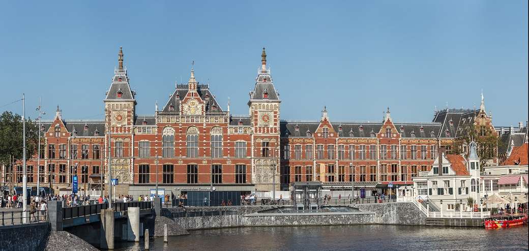 Центральный вокзал Амстердама Нидерланды пазл онлайн