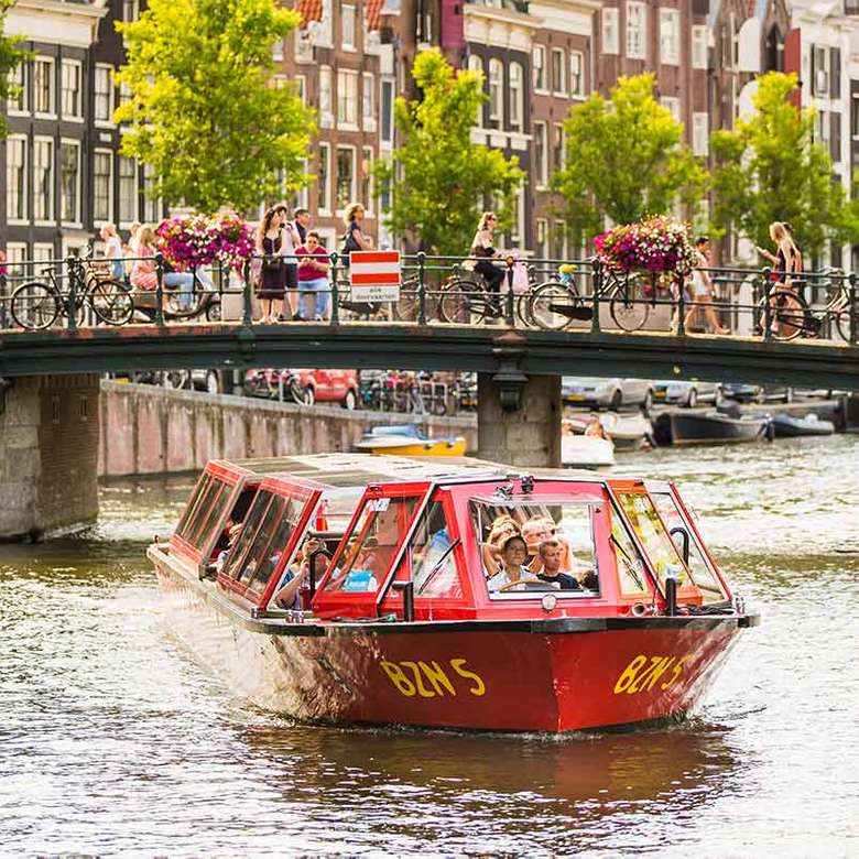 Croisière sur les canaux d'Amsterdam aux Pays-Bas puzzle en ligne