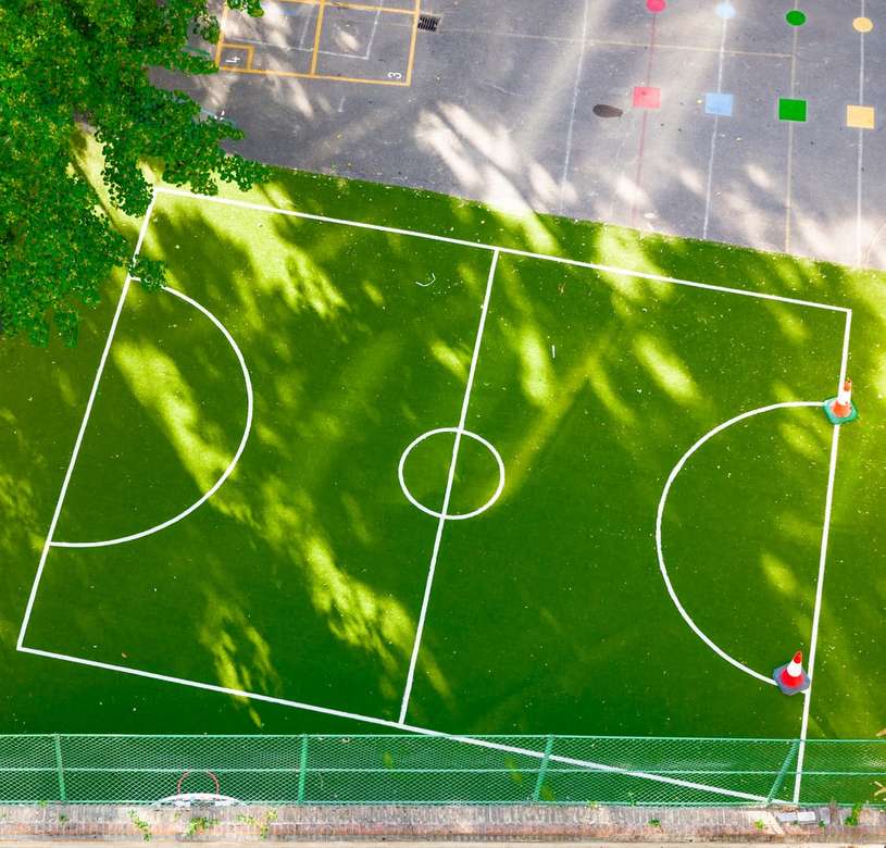 πράσινο και λευκό γήπεδο ποδοσφαίρου online παζλ