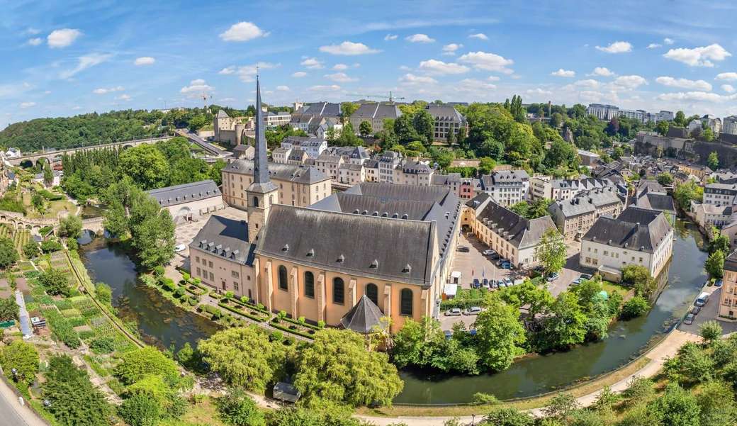 Stadspanorama av Luxemburg pussel på nätet
