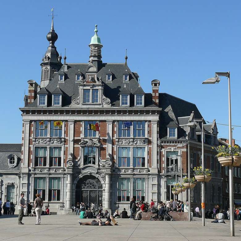 Историческа сграда Намюр Белгия онлайн пъзел