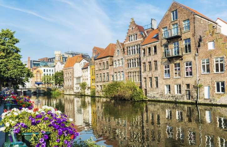 Häuser an den Kanälen von Gent in Belgien Online-Puzzle