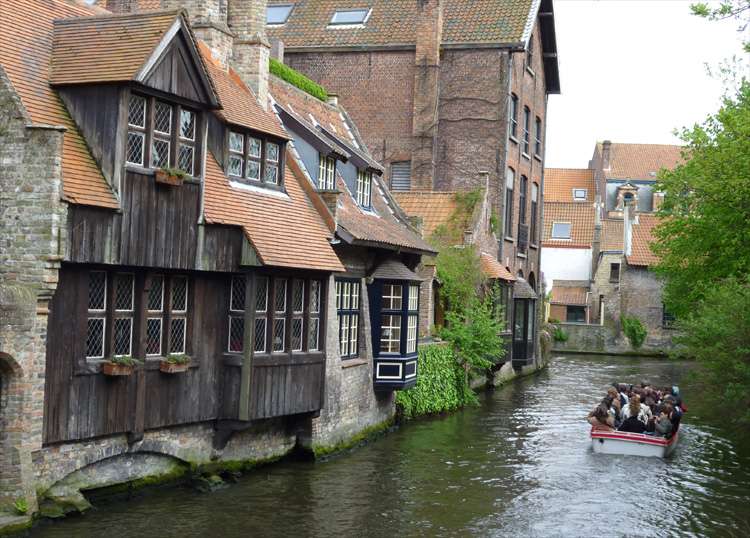 Cidade de Bruges com muitos canais Bélgica puzzle online