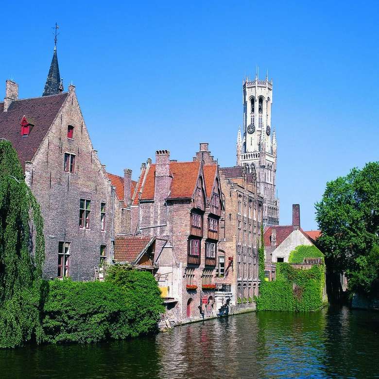 Orașul Bruges cu multe canale în Belgia puzzle online