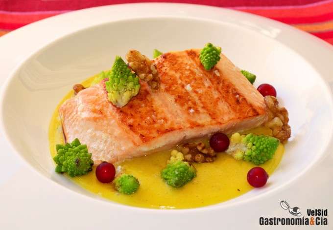 Salmon with velouté jigsaw puzzle online