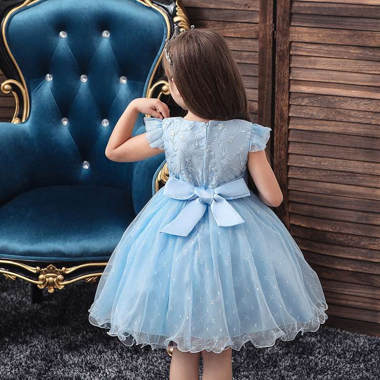 Dress with bow online puzzle
