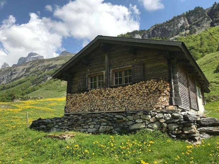 Alpiene hut in Zwitserland online puzzel