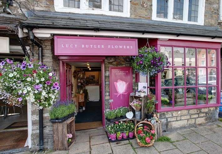 Луси Бътлър Магазин за цветя онлайн пъзел