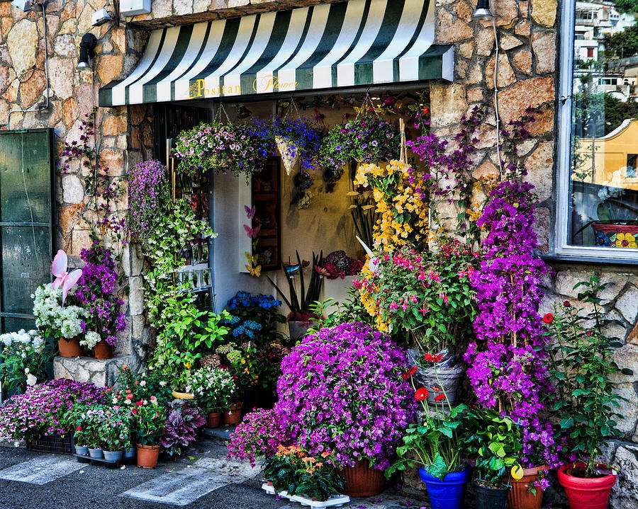Квітковий магазин в Позітано онлайн пазл