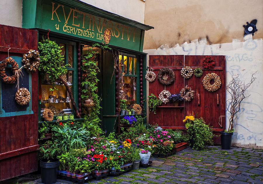 Цветочный магазин в Праге онлайн-пазл