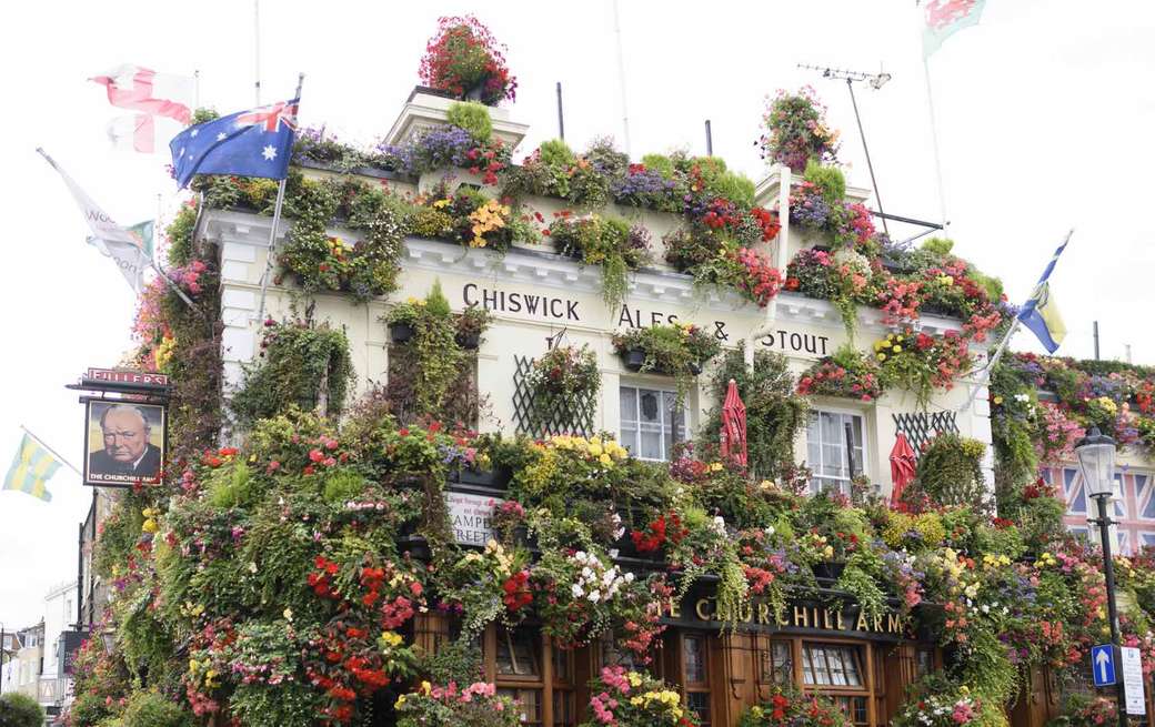 Churchill Arms i London Pussel online