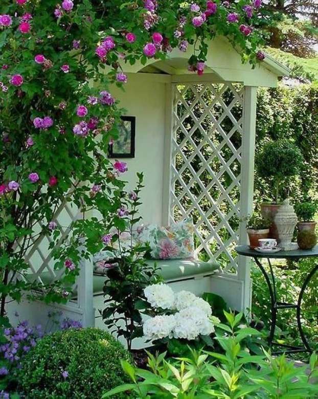 Уютный садовый уголок онлайн-пазл