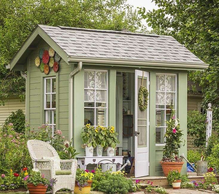 Trevligt litet trädgårdshus pussel på nätet