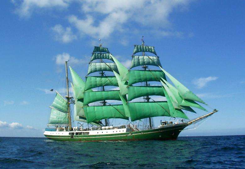 grönt segelfartyg Pussel online