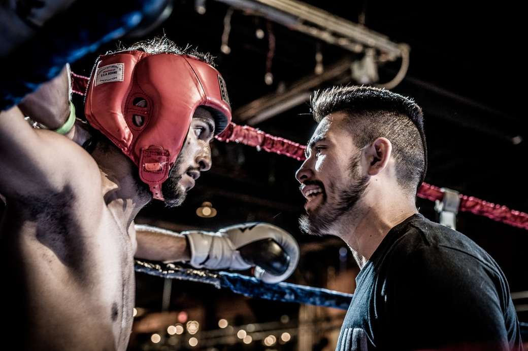 férfi fekete beszélgetett boxer belül ring kirakós online