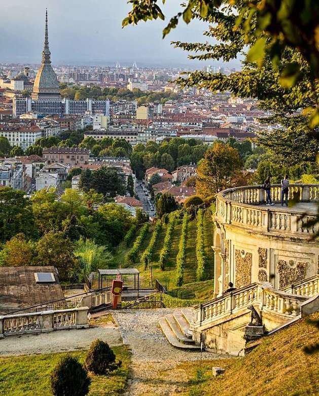 Άποψη του πολιτιστικού κέντρου του Τορίνου στη βόρεια Ιταλία online παζλ