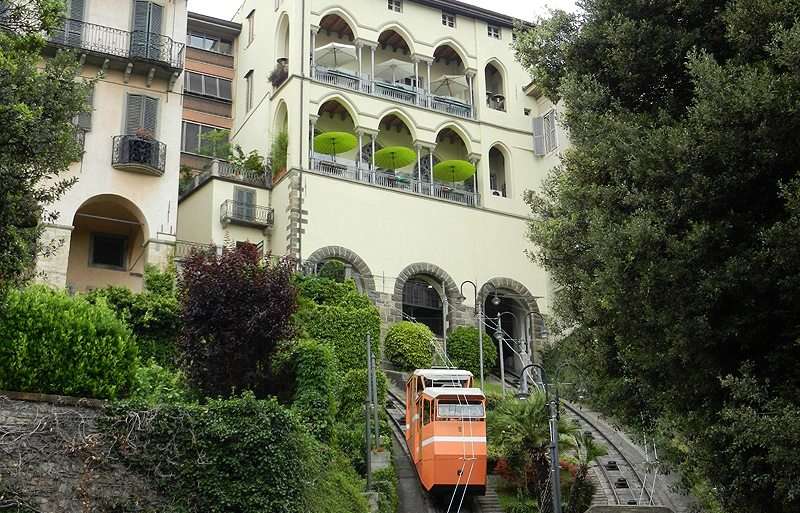 Téléphérique de la ville de Bergame Lombardie puzzle en ligne