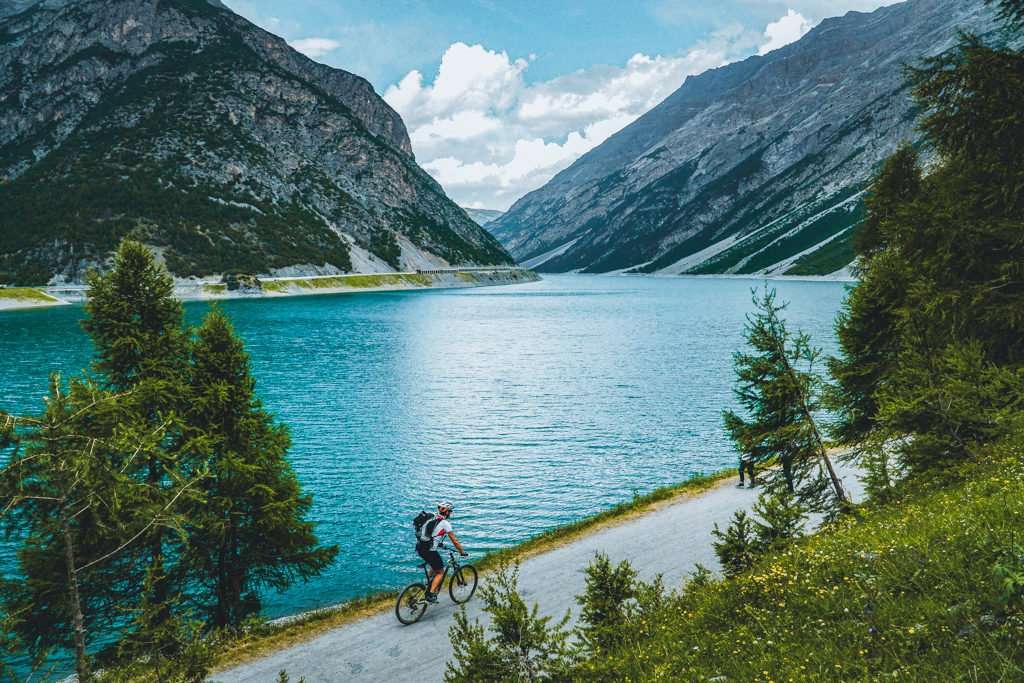 Livigno reservoir Lombardy online puzzle