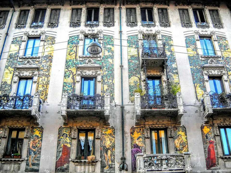 Fachadas de casas pintadas artisticamente em Milão puzzle online