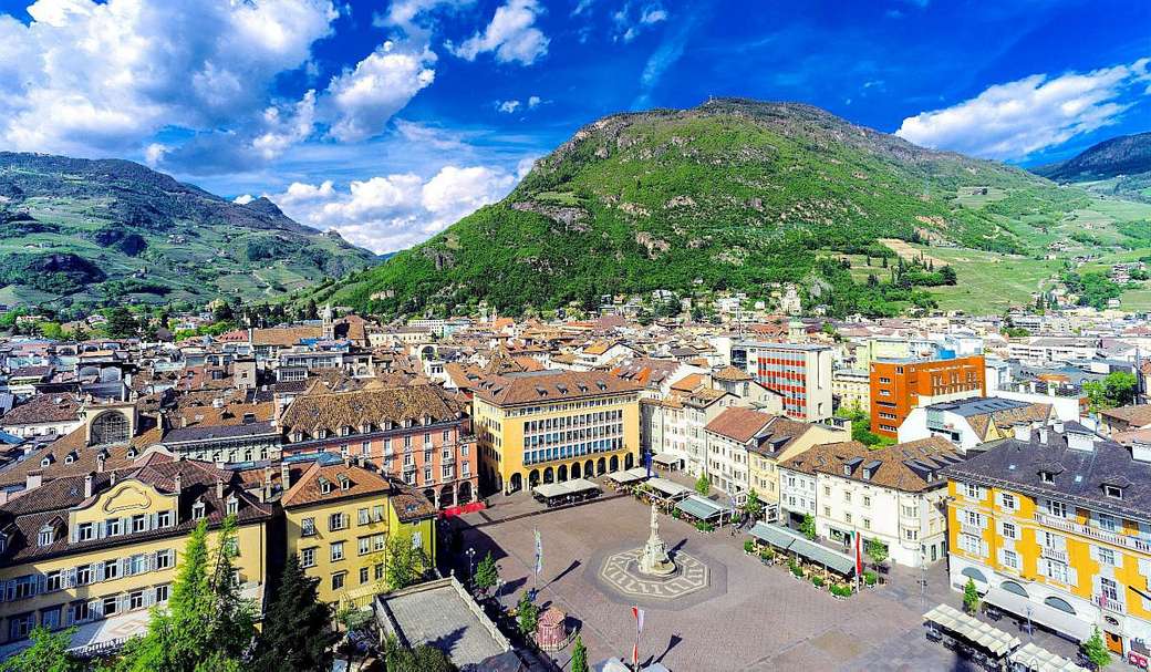 Bolzano stad in Zuid-Tirol legpuzzel online