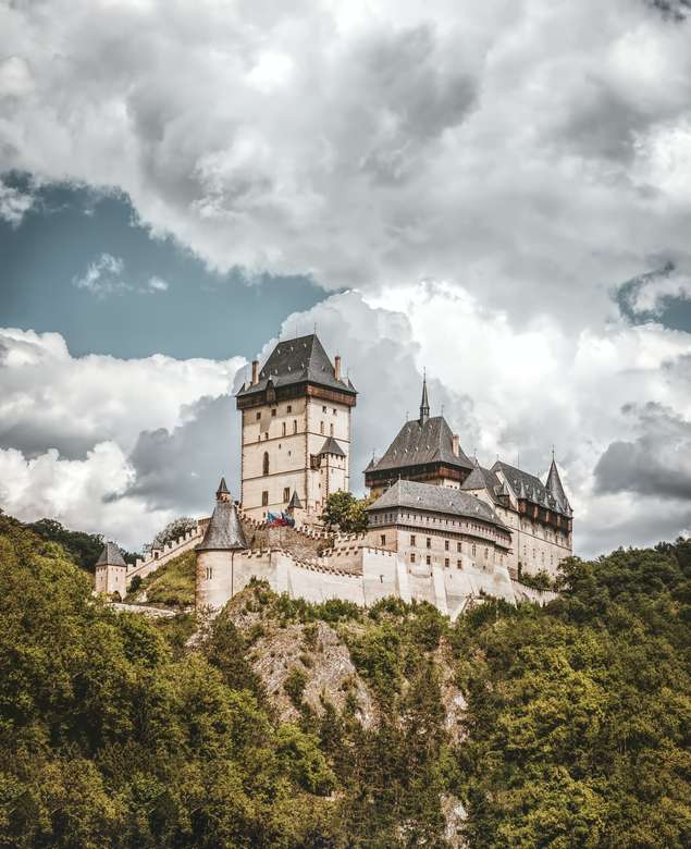 Замок Карлштейн онлайн-пазл