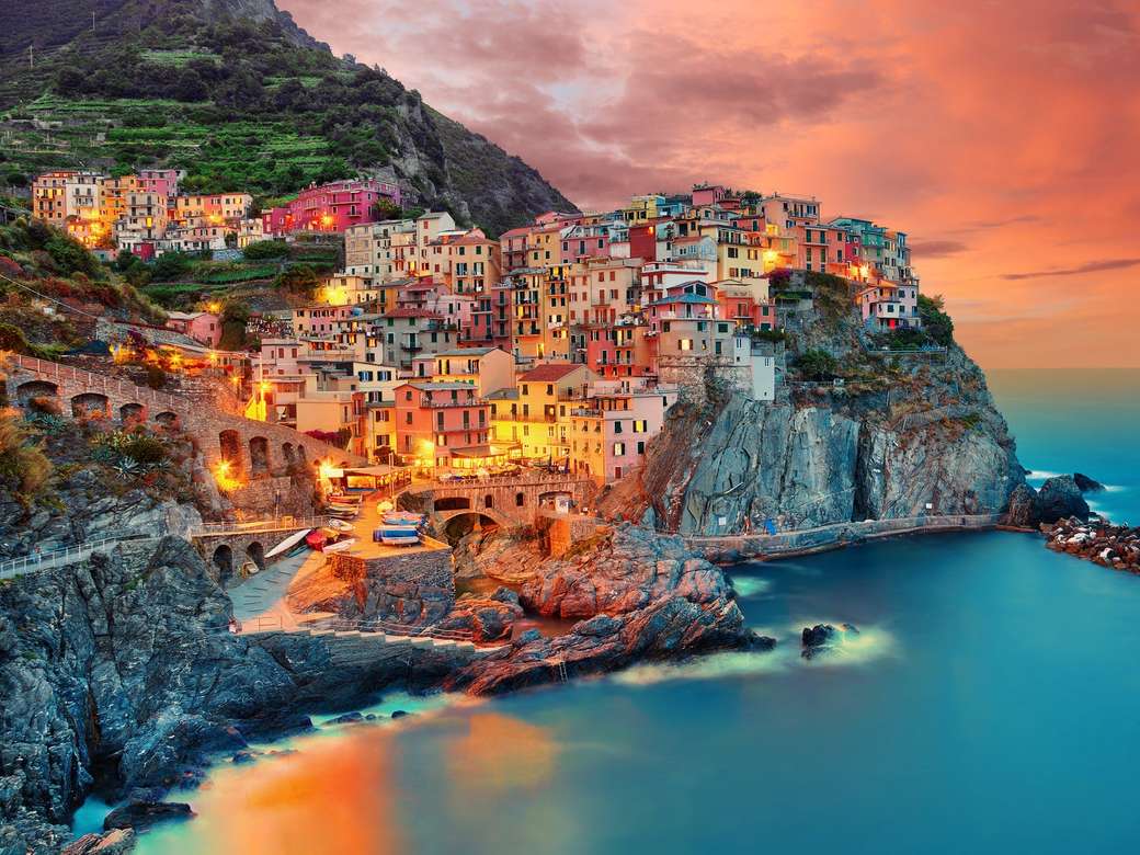 Manarola Riomaggiore by night Liguria Italy jigsaw puzzle online