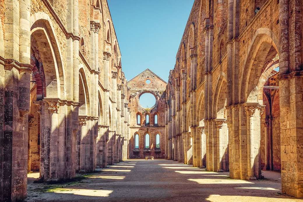 Монастырь Сан-Гальгано Тоскана онлайн-пазл
